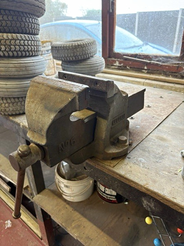 Heavy duty metal bench vice - bench,