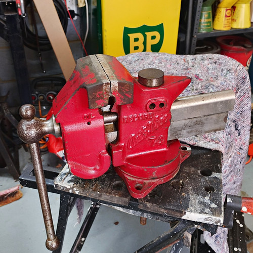 Superb record auto - auto, bench