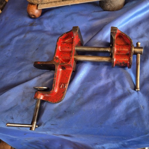 Univice table top vice - v6,