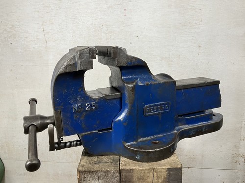 Record engineers bench - record, 25